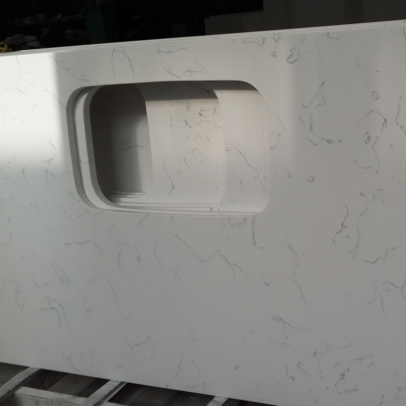 marble-looking quartz islandtops